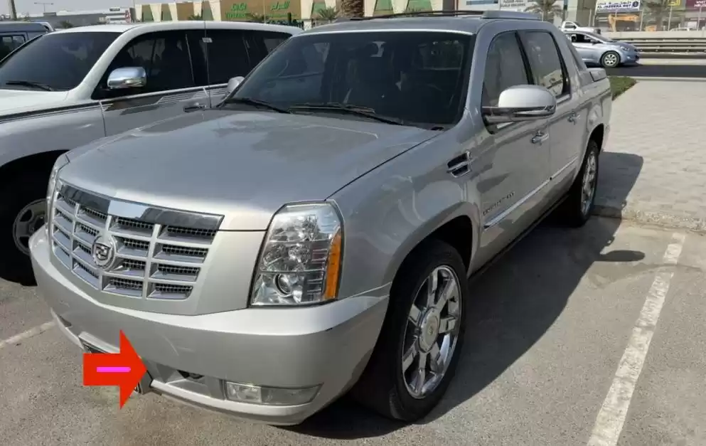 مستعملة Cadillac Escalade للبيع في دمشق #19745 - 1  صورة 